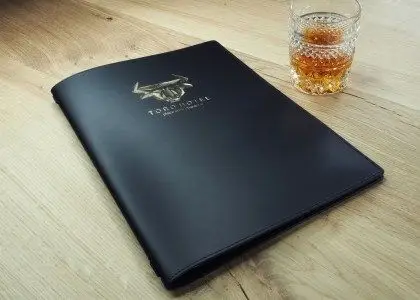 Szobamappa sz&aacute;llod&aacute;ba, hotelbe
